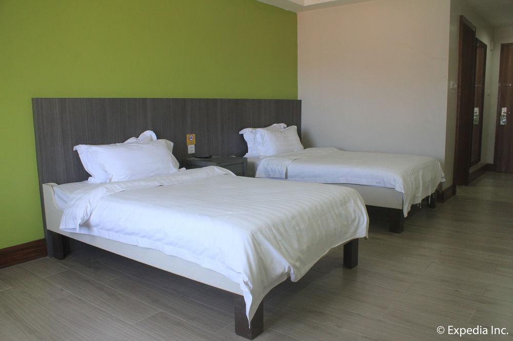 Newtown Plaza Hotel Baguio City Bagian luar foto